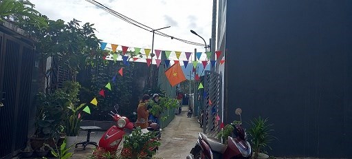 Chính chủ bán đất nằm kẹp giữa hai căn biệt thự đang thi công sau lưng Đại học Duy Tân K 44/70 đà