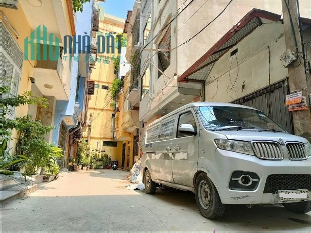 Nhà đẹp long lanh, ô tô vào nhà, trung tâm Đỗ Quang - Nguyễn Thị Định, ở & kinh doanh tốt