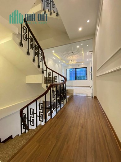 Nhà đẹp long lanh, ô tô vào nhà, trung tâm Đỗ Quang - Nguyễn Thị Định, ở & kinh doanh tốt