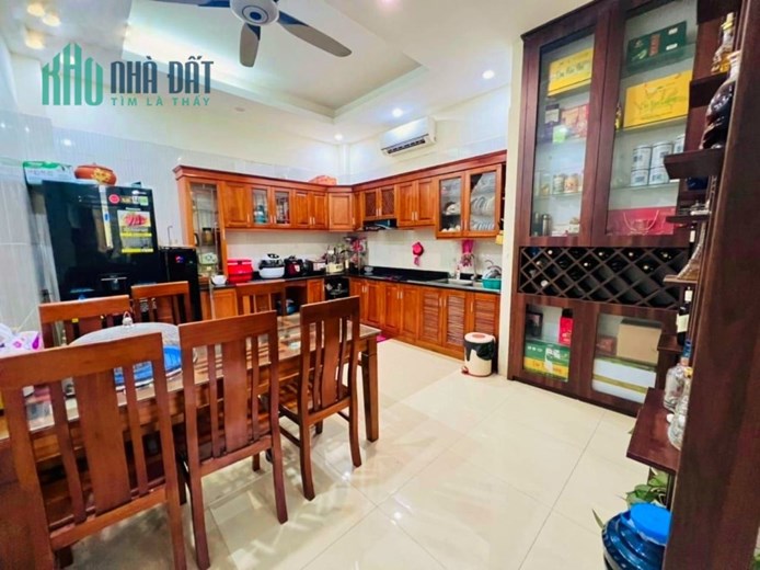 ĐI ÚC! Bán nhà Tam Trinh, Gần Mai Động, THOÁNG SÁNG RỰC RỠ 37m2 x 4T giá 3.5tỷ