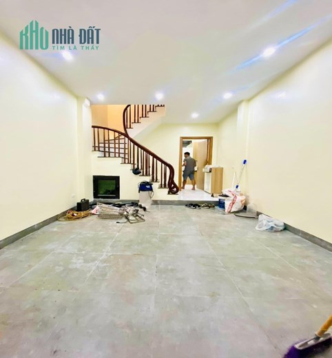 Dương quảng hàm - nhà xây 7 tầng - nhà mặt ngõ -o tô vào trước cửa
kinh doanh - nhà thiết kế hiện