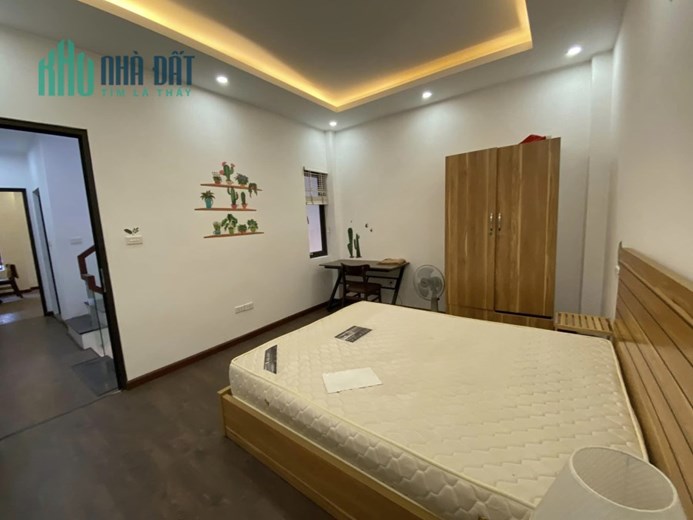 Bán nhà phân lô Hoàng Quốc Việt, diện tích 50m2 nhà 4 tầng, ngõ rộng thông Gara ôtô đỗ, KD