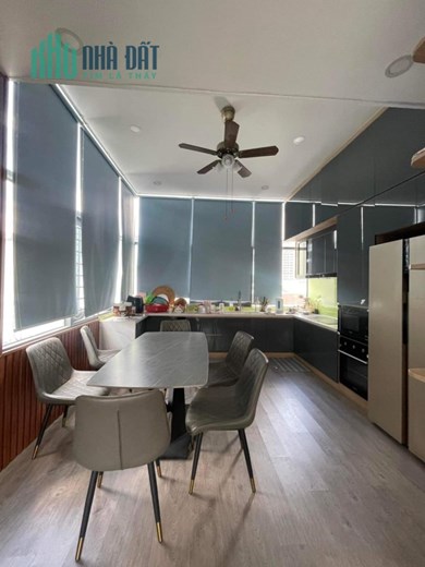 Mặt Tiên Tân Phú, 5 Tầng, Gần 90m2, - Kinh doanh Tốt Dòng Tiền Ổn Định -Có Thang Máy.