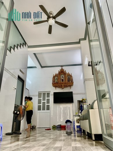 Nhà đẹp cần tiền Bán Gấp, hẻm xe hơi Lê Văn Phan, Quận Tân Phú