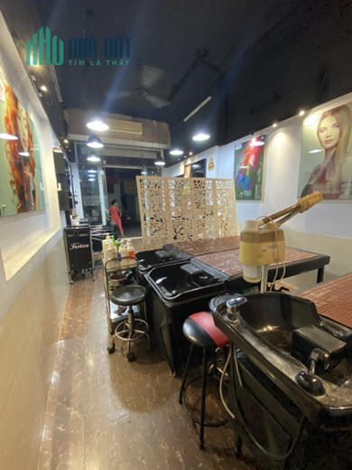 Cho thuê cửa hàng mặt ngõ, hoặc sang nhượng cả đồ cửa hàng Salon