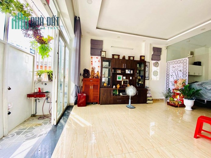 Lê Trọng Tấn Sát Mặt Tiền, 5 Tầng, Ngang Gần 6m, Xe Hơi Tận Nhà, Cần Bán Gấp.