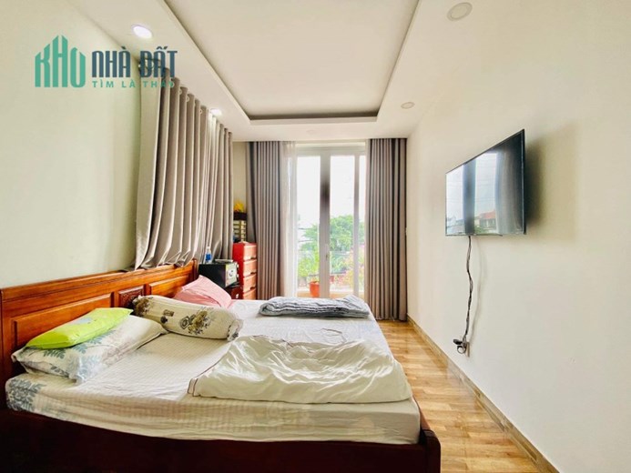 Lê Trọng Tấn Sát Mặt Tiền, 5 Tầng, Ngang Gần 6m, Xe Hơi Tận Nhà, Cần Bán Gấp.