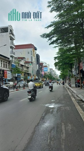 MẶT PHỐ TÔN ĐỨC THẮNG - VỈA HÈ TO - KINH DOANH SẦM UẤT - XÂY TÒA NHÀ VĂN PHÒNG THANG MÁY CỰC ĐỈNH