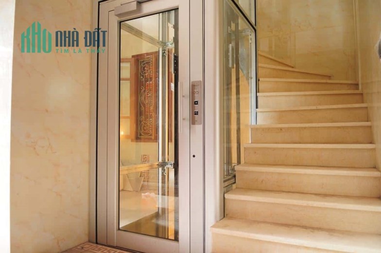 MẶT PHỐ TÔN ĐỨC THẮNG - VỈA HÈ TO - KINH DOANH SẦM UẤT - XÂY TÒA NHÀ VĂN PHÒNG THANG MÁY CỰC ĐỈNH