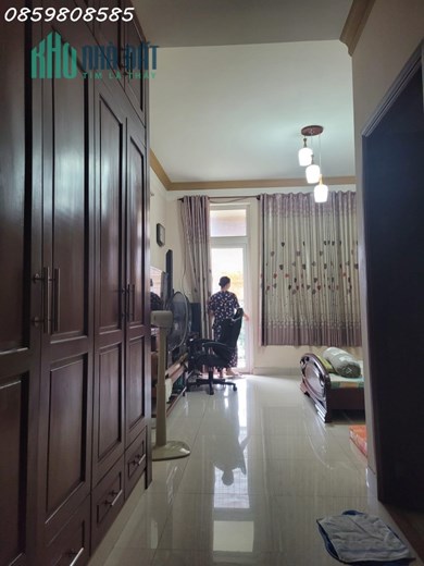 NẰM NGAY VỊ TRÍ ĐẮC ĐỊA CỦA KĐT VẠN PHÚC, XE HƠI DI CHUYỂN TRONG NHÀ VÀ TRƯỚC CỬA- GIÁ ĐẲNG CẤP 32