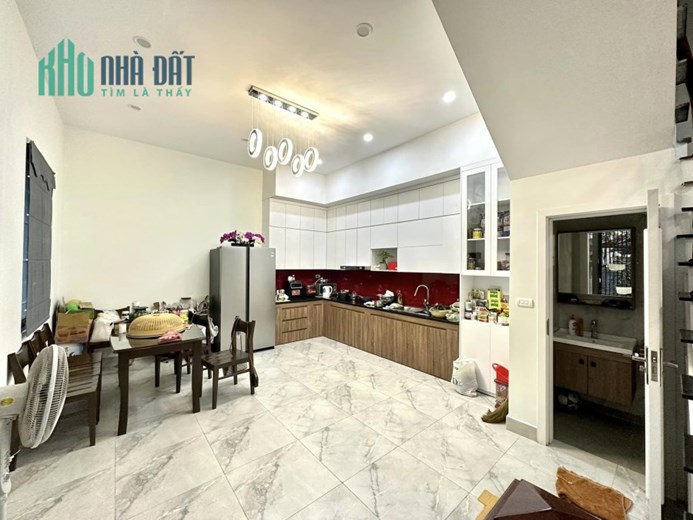 Bán Nhà Ngõ 84 Kim Ngưu, Lô Góc, Cách Phố 50m, Nở Hậu, Mới Đẹp, 77m2*4T*5,1m, Chỉ 9,5 Tỷ