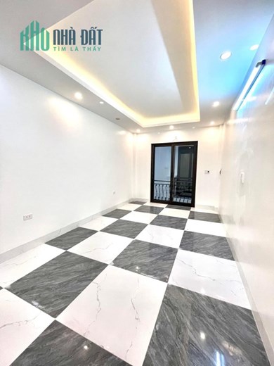 Bán nhà Hồng Mai, Hai Bà Trưng hai mặt thoáng gần phố, nội thất đẹp. DT 31M*5Tmặt tiền 4.7m.