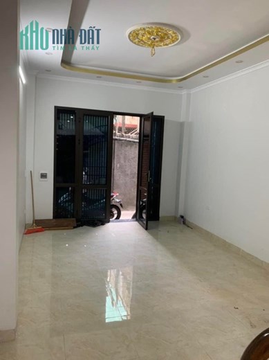 Bán GẤP : nhà Bạch Mai , 41m2x5T , 3,6 tỷ, 50m ra đường lớn , lô góc thoáng