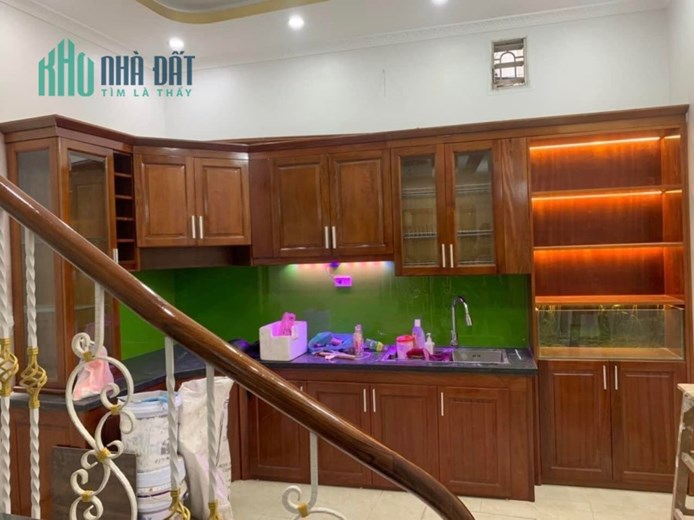 Bán GẤP : nhà Bạch Mai , 41m2x5T , 3,6 tỷ, 50m ra đường lớn , lô góc thoáng