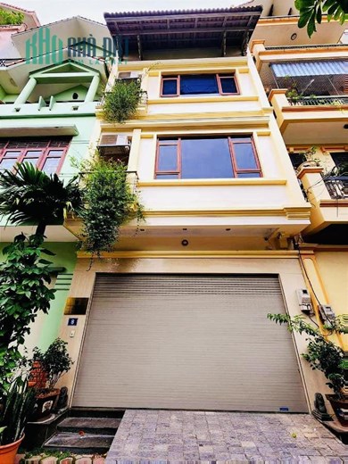 ÁN NHÀ PHÂN LÔ VIP NHẤT QUẬN CẦU GIẤY - VỈA HÈ 2 BÊN - TRƯỚC NHÀ THOÁNG VĨNH VIỄN - Ô TÔ DỪNG ĐỖ