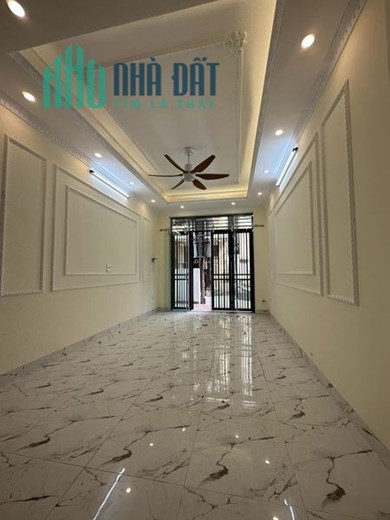 GIẢM SÁT CHÀO!!! Siêu phẩm trung tâm Hồ Tùng Mậu  35m2  5 Tầng, Chỉ 4.5 Tỷ