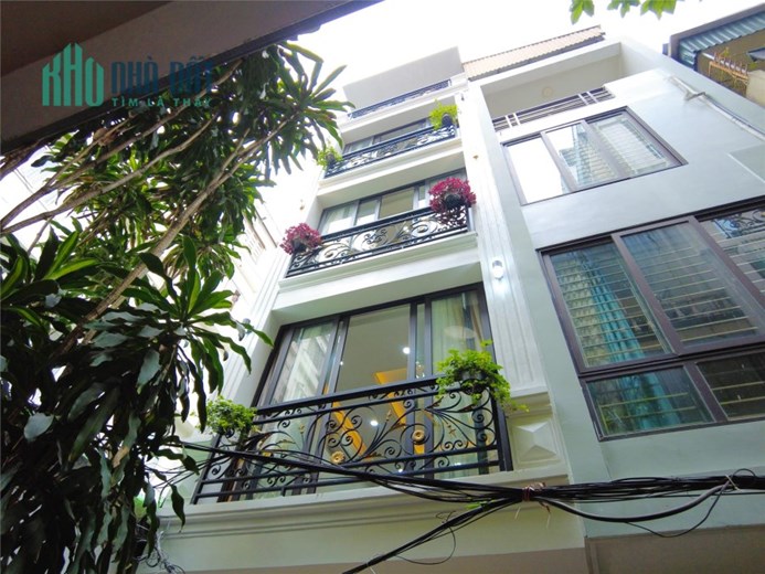 Bán gấp nhà Quận Thanh Xuân, 5 tầng, ô tô đỗ trong nhà, sát trường Đại học Hà Nội, Học Viện Chính