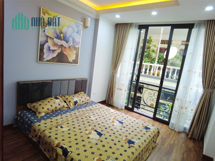 Bán gấp nhà Quận Thanh Xuân, 5 tầng, ô tô đỗ trong nhà, sát trường Đại học Hà Nội, Học Viện Chính