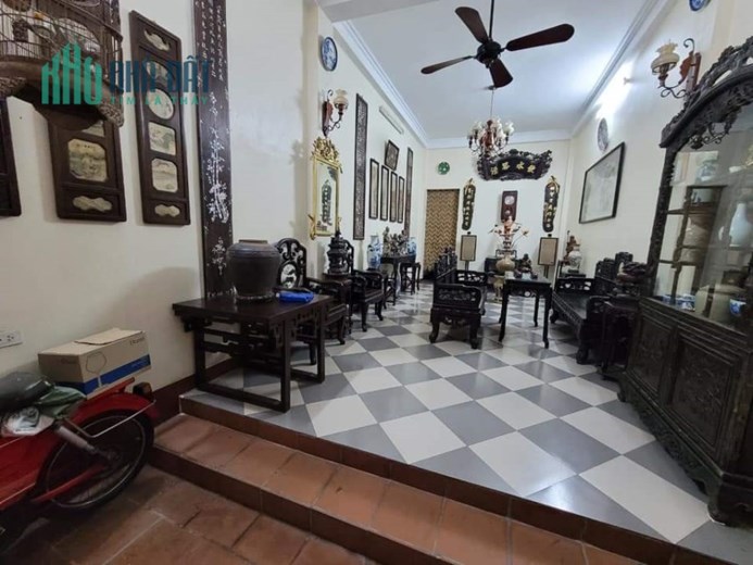 CC BÁN NHÀ HOÀNG MAI, TRƯƠNG ĐỊNH. DT 55M 4T. Ô TÔ ĐỖ CỔNG. GIÁ CHỈ 4 TỶ 2xx TRIỆU.