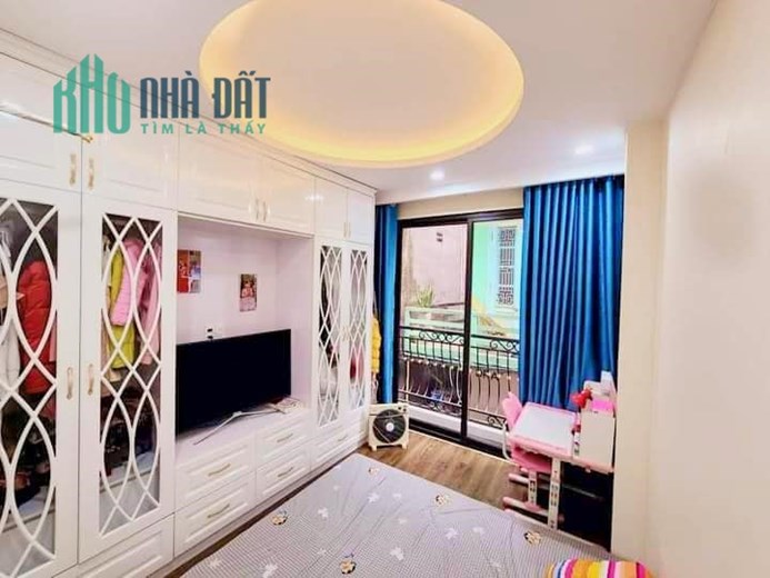 TRUNG TÂM QUẬN ĐỐNG ĐA 4 TẦNG GIÁ 3.25 TỶ PHỐ XÃ ĐÀN THIẾT KẾ HIỆN ĐẠI CHỦ TẶNG FUN NỘI THẤT KHÁCH