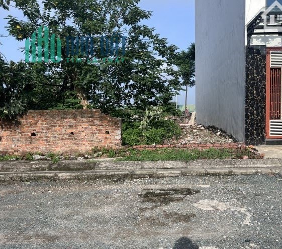 Bán gấp mảnh đất phân lô tại Lai Xá, diện tích 65 m2 mặt tiền 4.5 m  PB