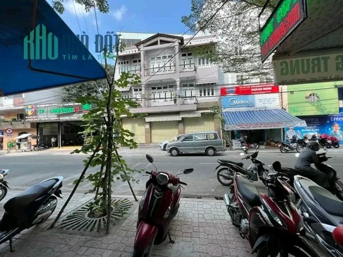 Cần Bán Gấp Cắt Lỗ Nhà Mặt Tiền 5 Tầng 12 Phòng Đường Bà Triệu TTTP Nha Trang