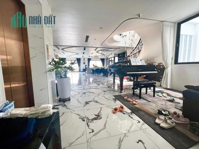 ⚜️ Bán Tòa Nhà Khách Sạn Đường Bưởi, Ba Đình, 300m2 10T, MT 9m, Chỉ 99 Tỷ ⚜️