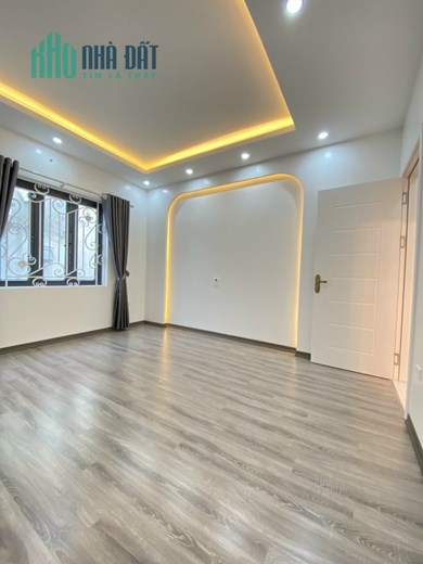 Bán nhà độc Lập 4 Tầng 60 M tuyến 2 Lê Hồng Phong