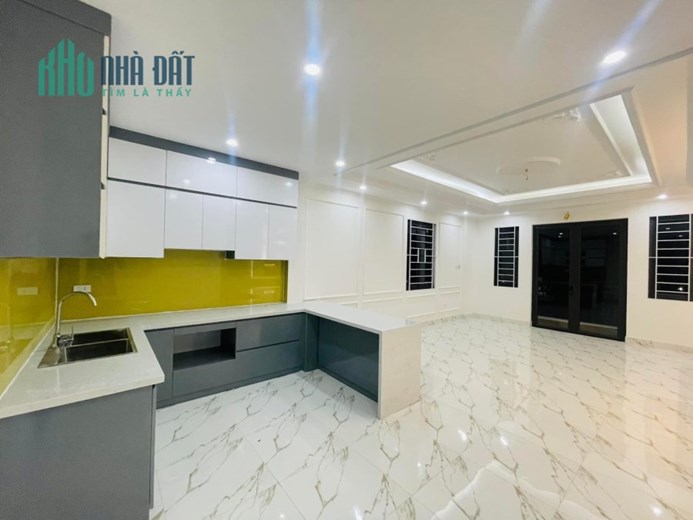 Bán nhà Lĩnh Nam, Hoàng mai 30m2*4 Tầng giá 2.7 Tỷ