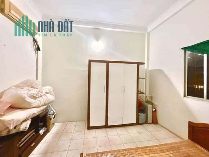 Bán Nhà Ngõ 29 Dịch Vọng - Cầu giấy 39,3m2 x 3 tầng , 3 phòng ngủ đầy đủ công năng , giá hơn 3 tỷ.