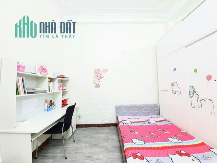 Bán căn nhà tại phố Chùa Bộc, trung tâm quận Đống Đa - Ngõ rộng, thông - Ô tô đỗ cửa - Hiếm trong