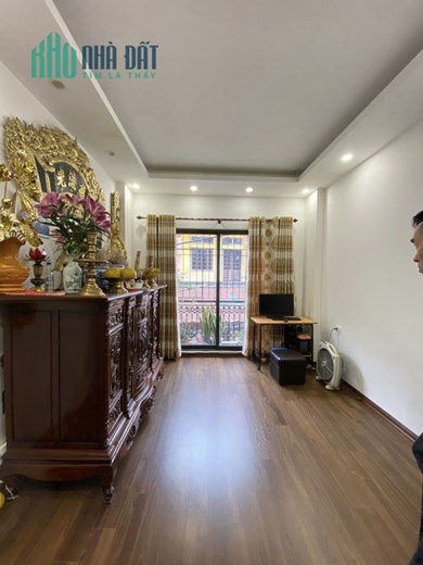 Bán nhà 135m2 phố Nghi Tàm, Tây Hồ Gara 2 Ô tô Kinh doanh siêu tốt 17.5 Tỷ