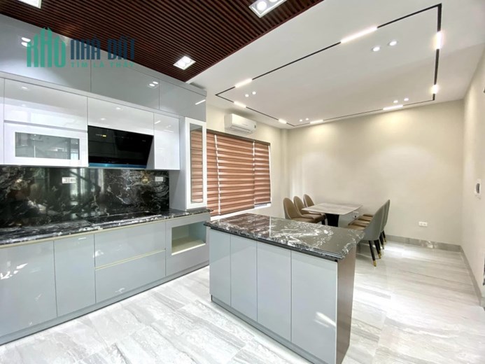 Bán ngôi nhà 138m2 phố Nghi Tàm, Tây Hồ Gara 2 Ô tô tránh Kinh doanh đỉnh cao 17.4 Tỷ