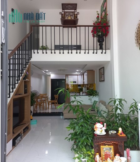 Hoà Cường Bắc, Hoàng Thúc Trâm, Ô tô đậu cửa, 69m2, 2 tầng, 3.x tỷ