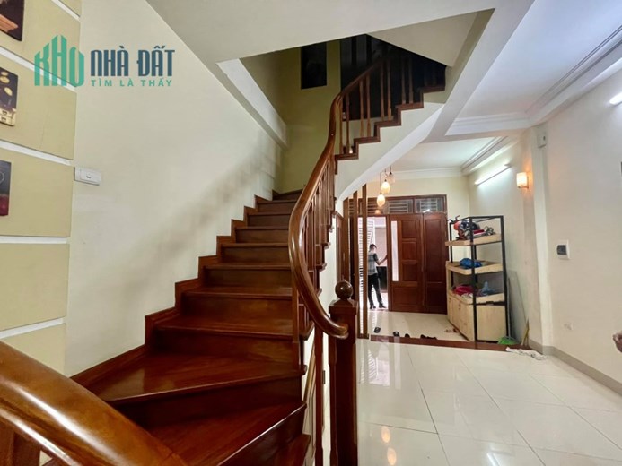 Bán nhà 42m2 phố Chủ tự xây 5 phòng 10m Ô tô đua 4.3 Tỷ