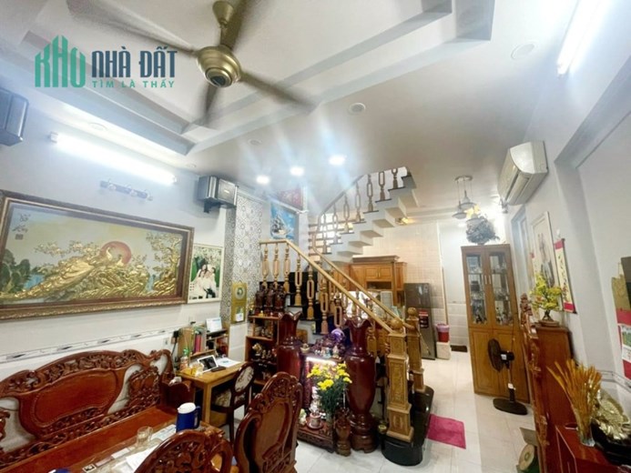 Bán nhà Mặt tiền Tân Thành Tân Phú 4,3 x 17 4 tầng mới đẹp.