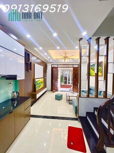 BÁN NHÀ NGUYỄN TRÃI, 50m2x 4T, MT5m, Ô TÔ ĐỖ CỬA, LÔ GÓC, KINH DOANH, CHỈ NHỈNH 4 TỶ