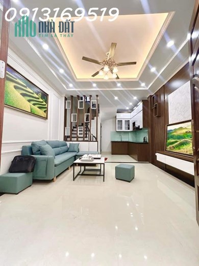 BÁN NHÀ NGUYỄN TRÃI, 50m2x 4T, MT5m, Ô TÔ ĐỖ CỬA, LÔ GÓC, KINH DOANH, CHỈ NHỈNH 4 TỶ