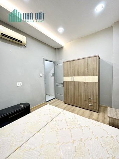 Bán căn góc 3 tầng BTCT. Hẻm xe tải Lê Quang Định 6 mét, sổ vuông A4