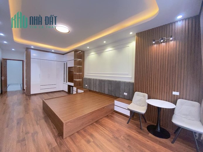 Bán nhà  Dương Nội – sát vách KĐT  Dương Nội  
-Nhà 5 tầng x 50m2 x giá 7.6 tỷ