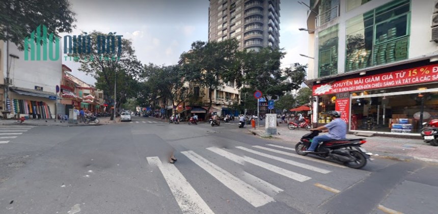 CHO THUÊ NHÀ MẶT TIỀN 132-134 YERSIN QUẬN 1