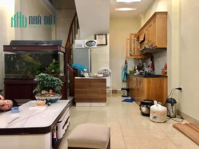 Bán nhà Yên Xá- Tân Triều 30m x 5 tầng, ngõ thông, ba gác đỗ cửa, giá chỉ 3,35 tỷ.