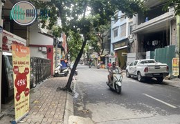 Cho thuê tầng 1 nhà mặt ngõ để kinh doanh ở Hoàng Văn Thái DT 30m2, MT: 3m, 7 triệu/tháng.