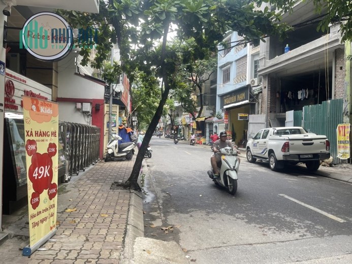 Cho thuê tầng 1 nhà mặt ngõ để kinh doanh ở Hoàng Văn Thái DT 30m2, MT: 3m, 7 triệu/tháng.