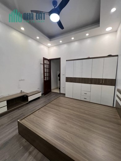 BÁN NHÀ BỒ ĐỀ 48M 4 TẦNG GIÁ 3 TỶ 6 NHÀ ĐẸP, FULL NỘI THẤT  CÁCH Ô TÔ TRÁNH 10M.