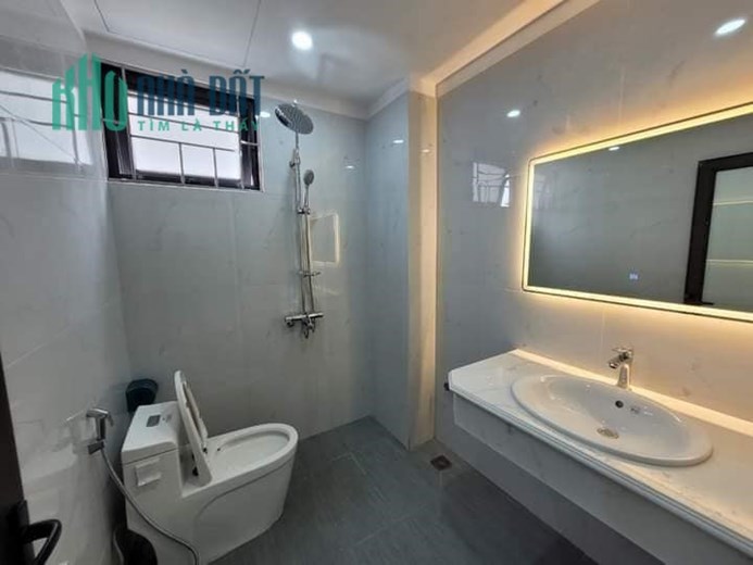 CHỦ CẦN BÁN NHÀ PHỐ TÔN ĐỨC THẮNG QUẬN ĐỐNG ĐA DT:30M2 4 TẦNG MT:4.2M 3 NGỦ GIÁ HƠN 3xTỶ - CHỈ 50M