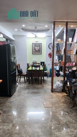Bán nhà quận Đống Đa  phố Chùa Láng 42m 5 tầng mặt tiền 5m ngõ nông gần phố nhỉnh 4 tỷ lh 0817606560