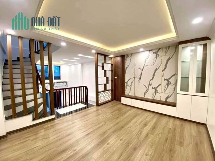 Bán nhà phố Chùa Láng Đống Đa 42m 5 tầng mặt tiền 5m ngõ nông gần phố nhỉnh 4 tỷ lh 0975124520