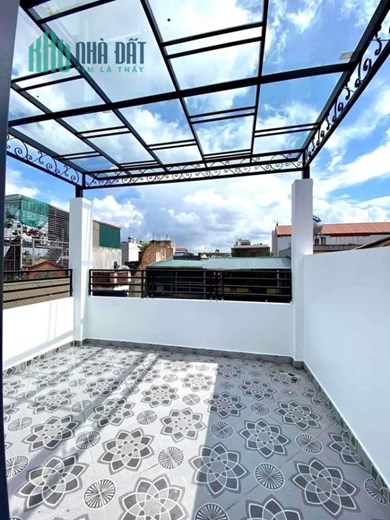 Bán nhà phố Chùa Láng Đống Đa 42m 5 tầng mặt tiền 5m ngõ nông gần phố nhỉnh 4 tỷ lh 0975124520