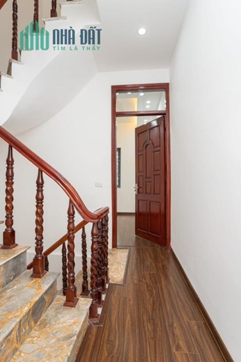Nhà đẹp Phố Minh Khai, hai mặt thoáng, ngõ thông, ở là sướng. Diện tích 36m, 4 tầng nở hậu.